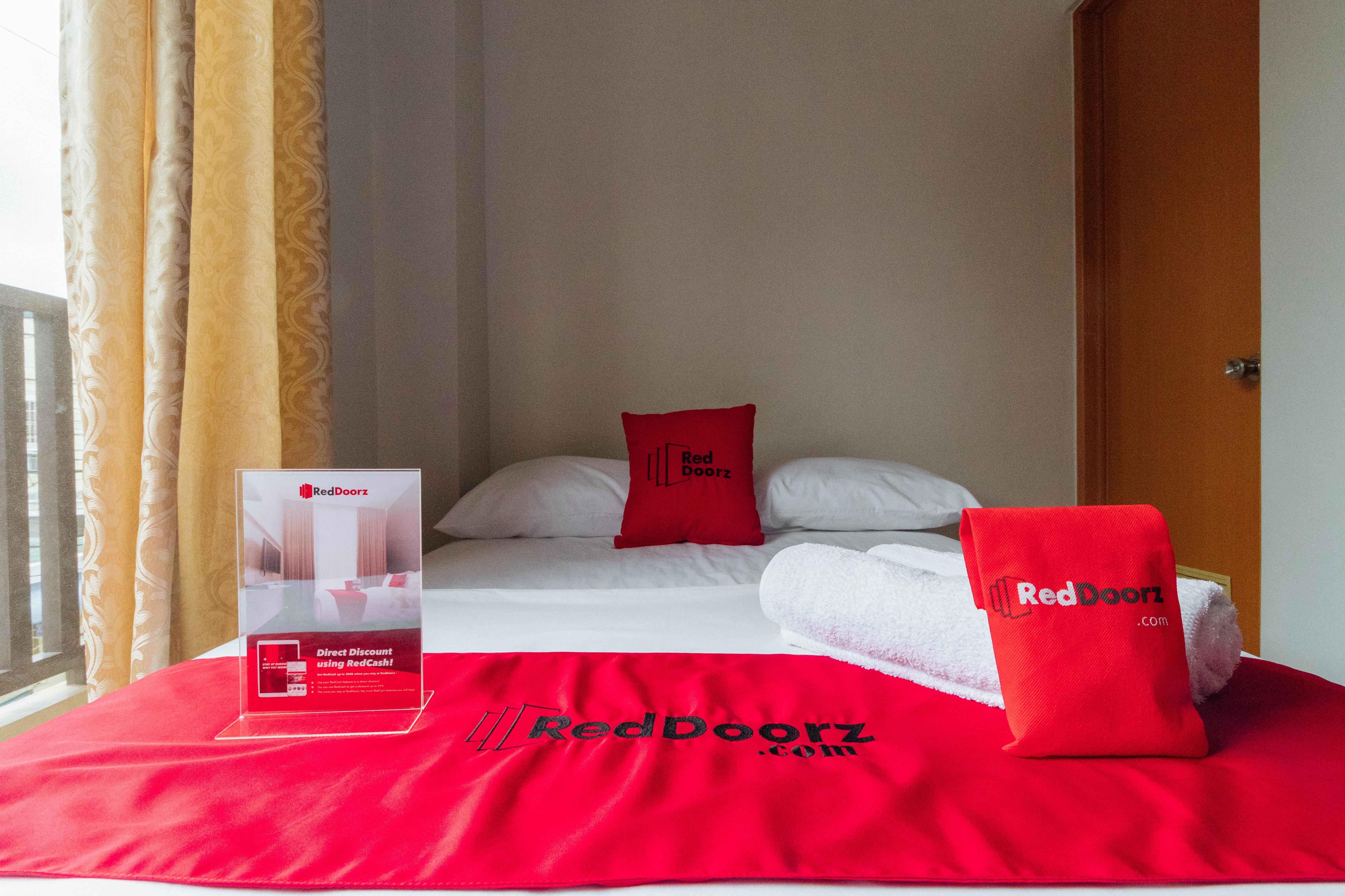 Reddoorz Near Naia Terminal 1 Hotel Paranaque City Bagian luar foto