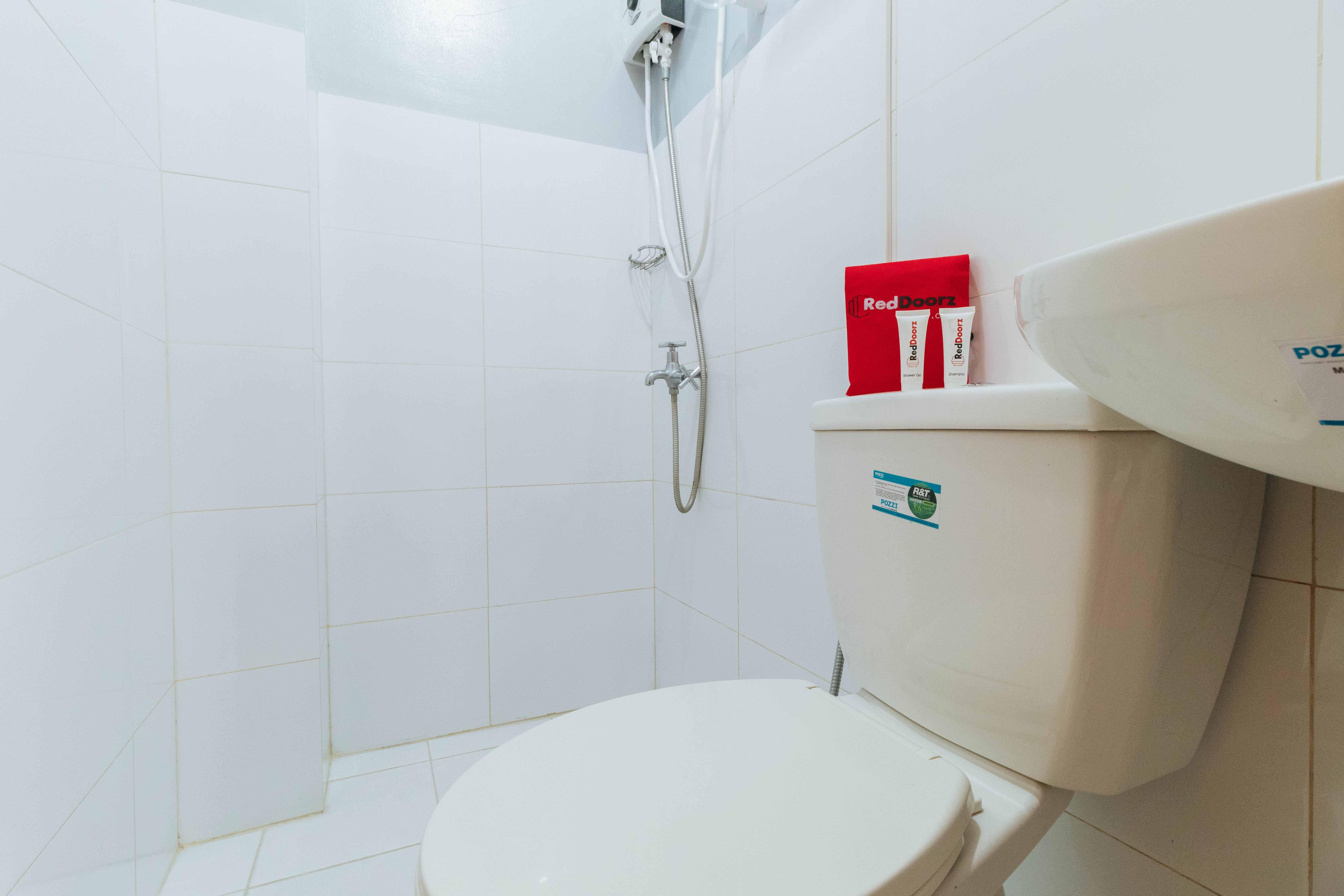 Reddoorz Near Naia Terminal 1 Hotel Paranaque City Bagian luar foto