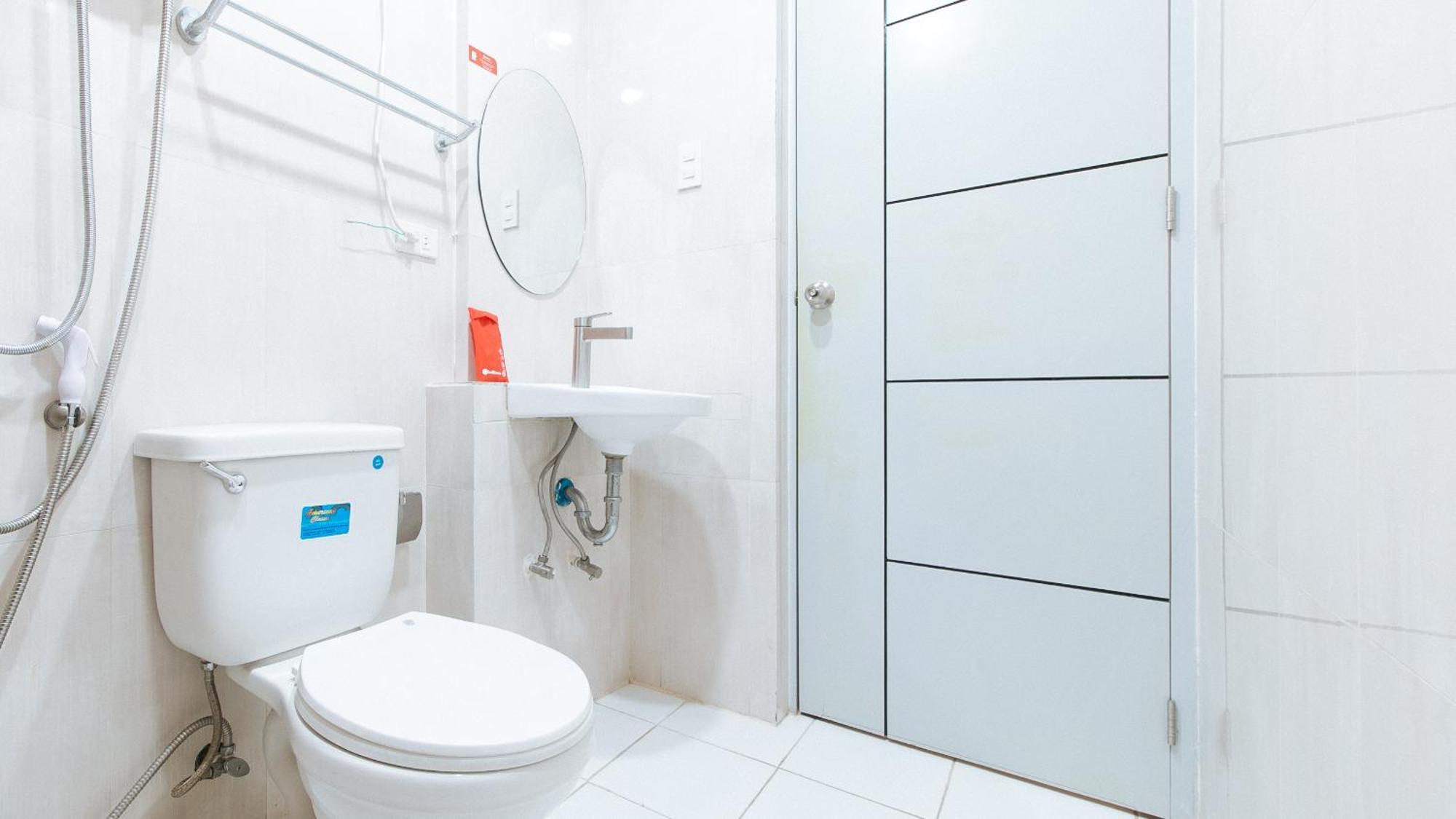 Reddoorz Near Naia Terminal 1 Hotel Paranaque City Bagian luar foto