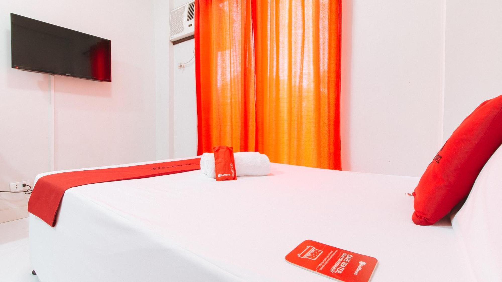 Reddoorz Near Naia Terminal 1 Hotel Paranaque City Bagian luar foto