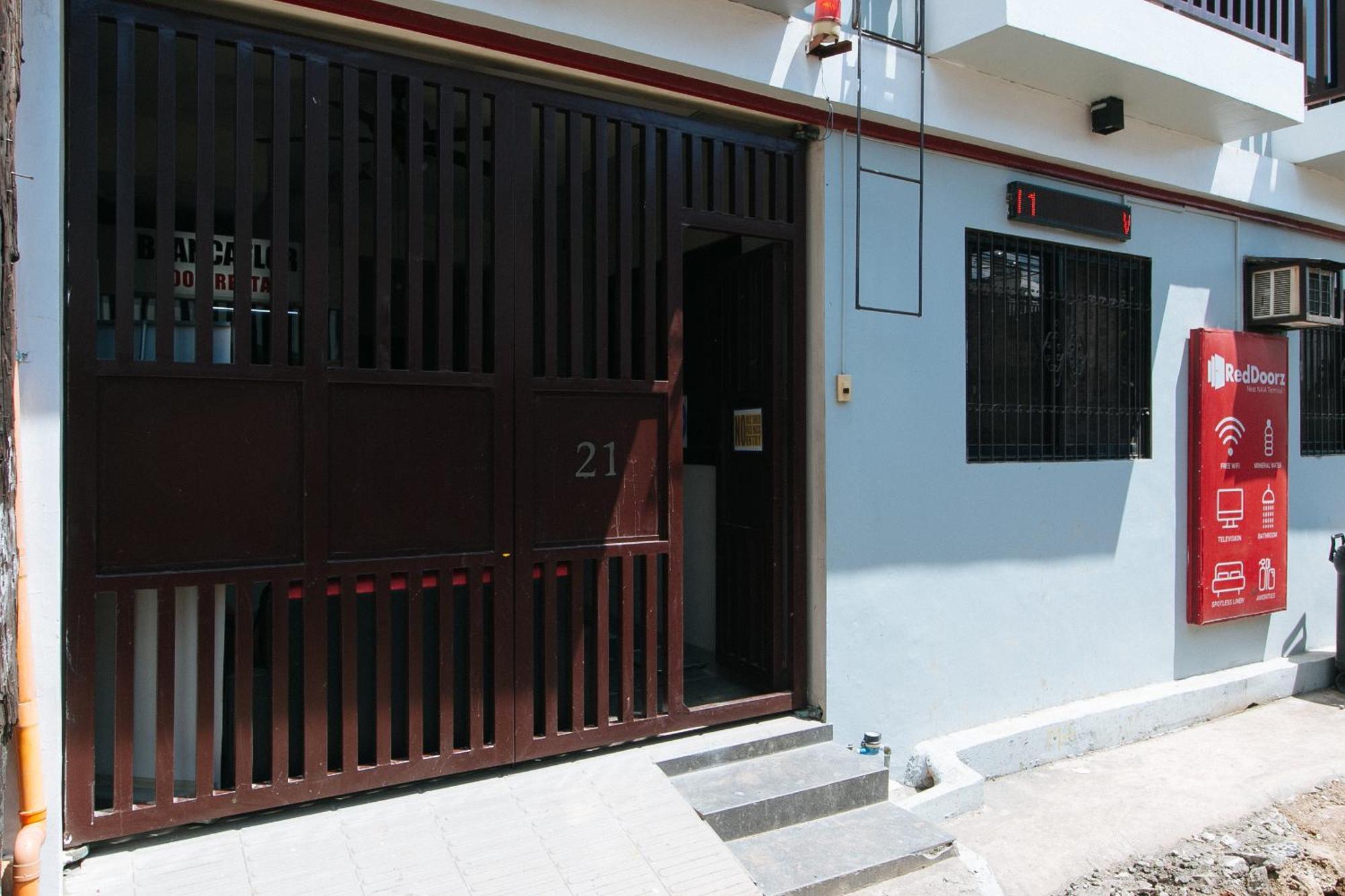 Reddoorz Near Naia Terminal 1 Hotel Paranaque City Bagian luar foto