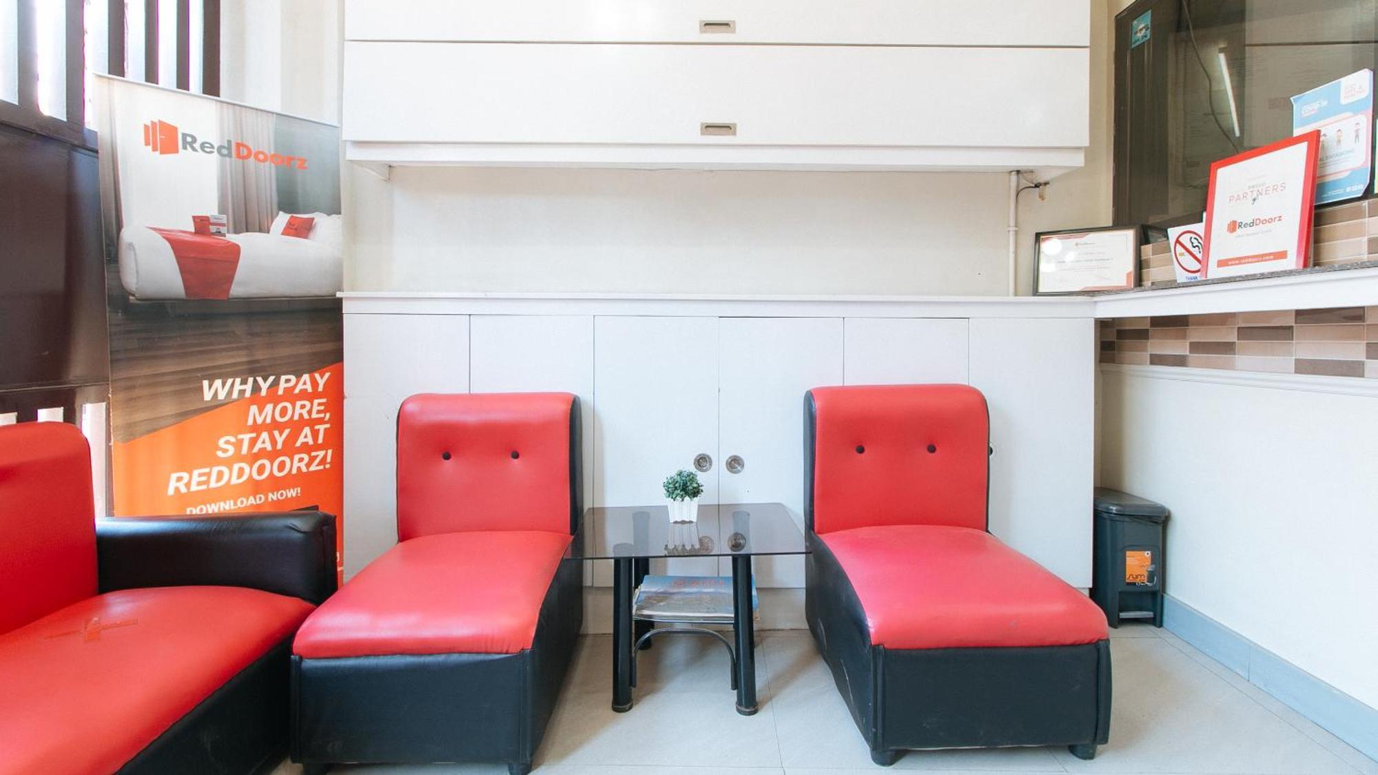 Reddoorz Near Naia Terminal 1 Hotel Paranaque City Bagian luar foto